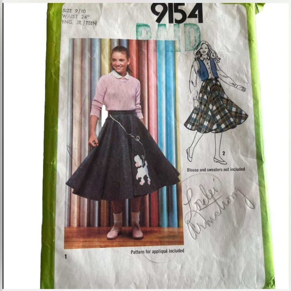 Sewing Pattern Poodle Circle Skirt & Vest 9154 CUT Juniors Sz 9/10 Retro MCM 70s